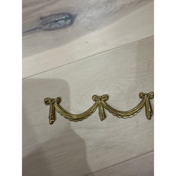 Vintage Decorative Gold Gilded Metal Appliques Bow Swag Furniture Picture 6” - Picture 3 of 3